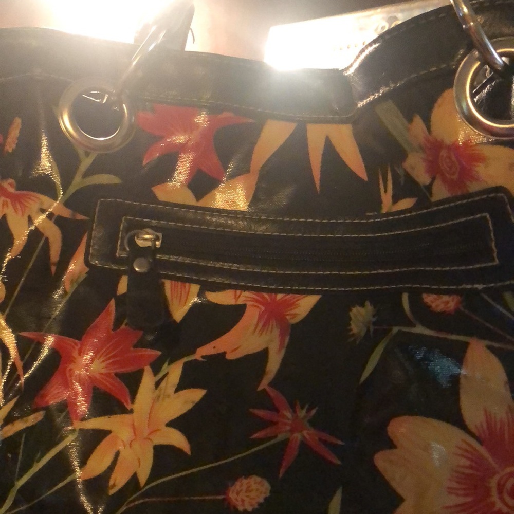 Purse - Picture 2 of 10